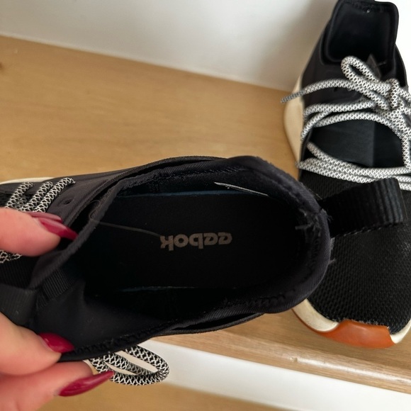 Black Reebok Sneakers Shoes - Picture 7 of 7